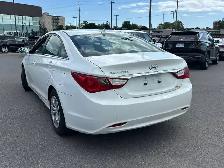 2012 HYUNDAI SONATA GLS | LOW KM | GORGEOUS - Photo 4