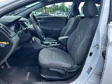 2012 HYUNDAI SONATA GLS | LOW KM | GORGEOUS - Photo 6