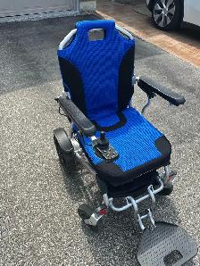 Travel Buggy Folding Wheelchair - Photo 5