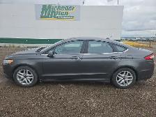 2016 Ford Fusion - Photo 2