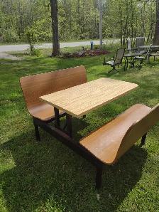 Restaurant table with 2 built in benches - Photo 6