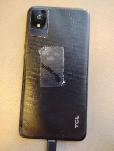 Cellulaire Android V13 à vendre à Drummondville TCL502 - Photo 2