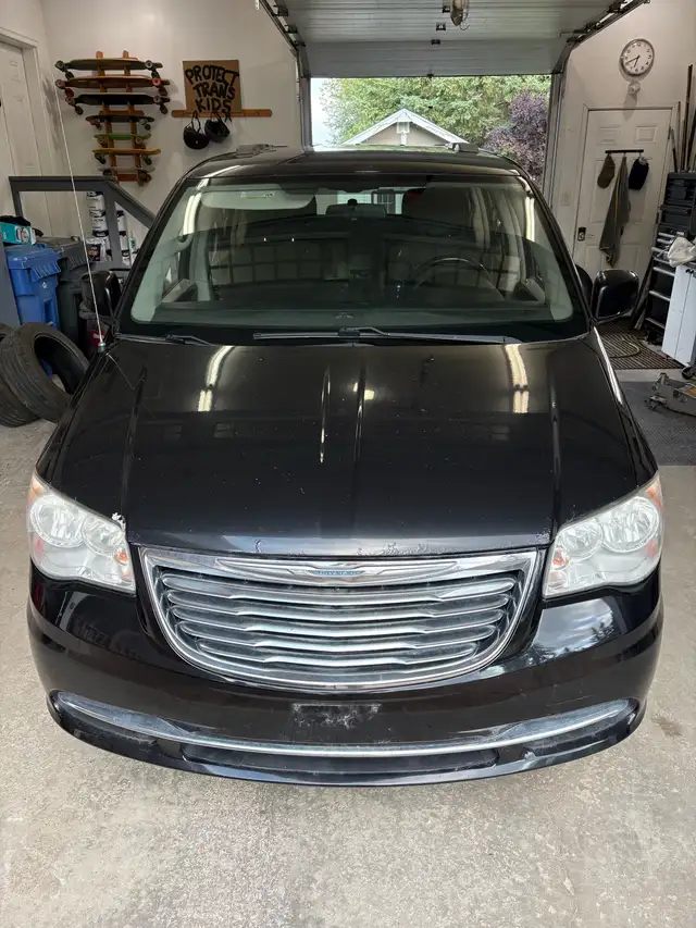 2013 CHRYSLER TOWN & COUNTRY LIMITED 3.6L