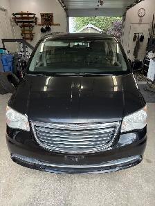 2013 CHRYSLER TOWN & COUNTRY LIMITED 3.6L