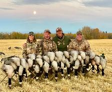 Guided Goose and Duck hunting - Photo 4