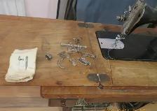 SINGER SEWING MACHINE - Photo 5