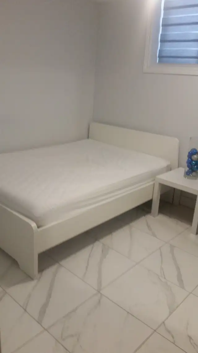 LQQK - Beautiful Clean Furnished Room for Rent