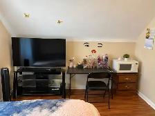 Second floor unfurnished room available near fanshawe College - Photo 2