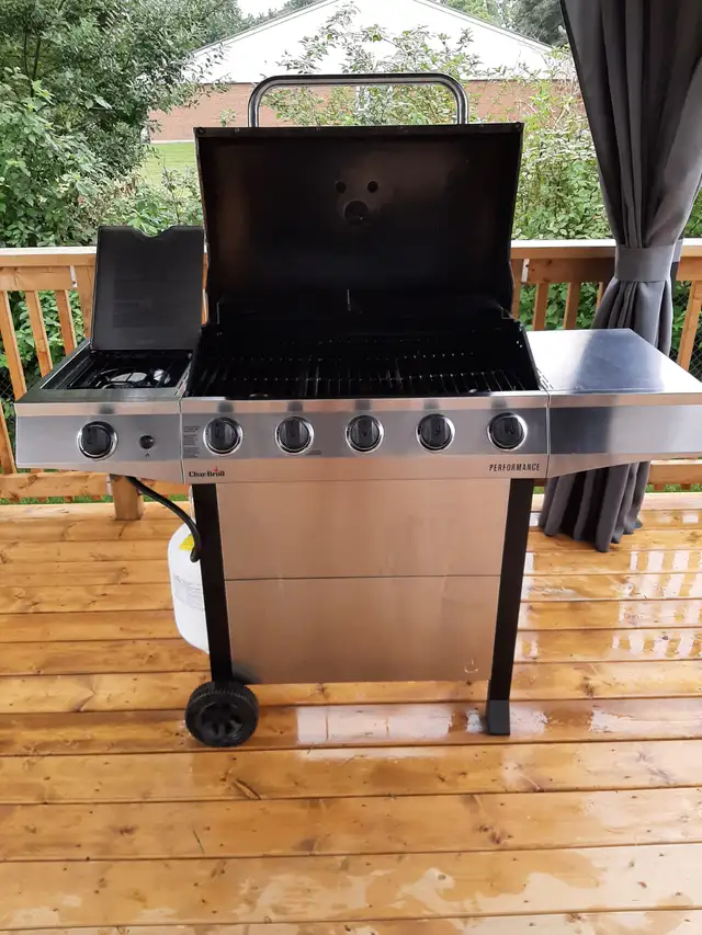 Char -Broil Barbecue