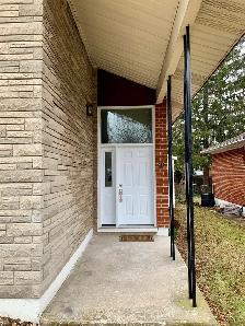 ALL-INCLUSIVE 3 Basement Rooms – Newly Renovated, Large windows - Photo 2