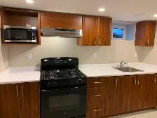 ALL-INCLUSIVE 3 Basement Rooms – Newly Renovated, Large windows - Photo 7