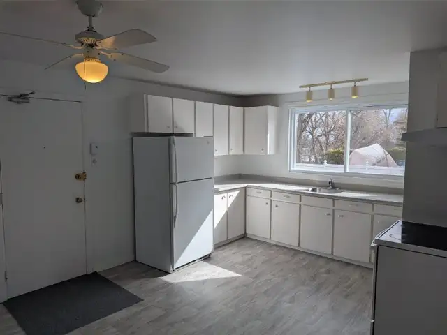 2bd big apt - Hull - 1390 for sept 1st