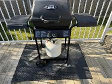 2-Burner Broil-Mate BBQ, With Propane Tank, Cover, Rubber Mat - Photo 2