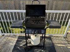 2-Burner Broil-Mate BBQ, With Propane Tank, Cover, Rubber Mat - Photo 3