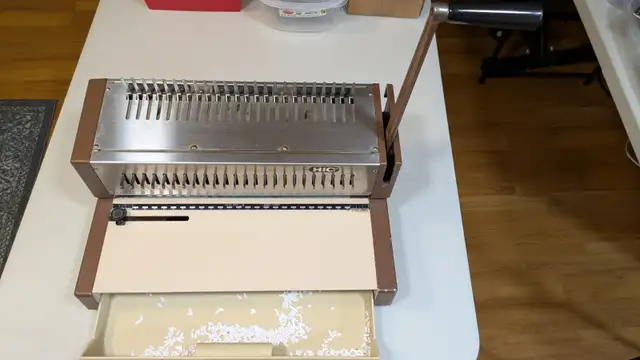 HIC GBC HPB-210 Punch and Comb Binding Machine