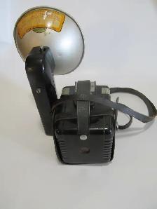 KODAK BROWNIE HAWKEYE CAMERA W/Leather Strap – Untested. - Photo 2