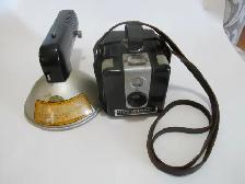 KODAK BROWNIE HAWKEYE CAMERA W/Leather Strap – Untested. - Photo 3