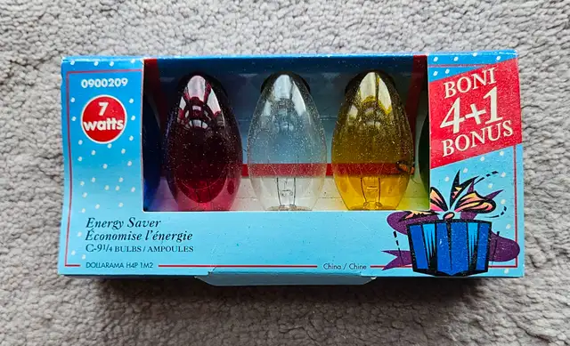 BRAND NEW IN BOX! COLORFULL 5 LIGHT BULBS