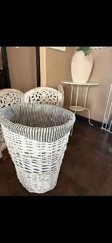 Modern Laundry Hamper – Stylish & Practical - Photo 3