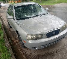 Students/delivery : 2002 Hyundai Elantra (daily ride) low km