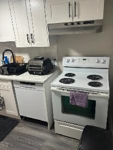 Updated 1 Bedroom   Den | Main Floor | $1,450 Inclusive - Photo 9