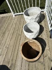 3 Ceramic Plant Pots (2 White, 1 Dark Brown) - Photo 2