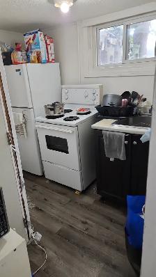 Furnished Room for rent, all incl, Sept 1, Christie & St. Clair - Photo 2
