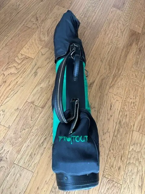 Ladies Golf set -only used once excellent conditionright handed