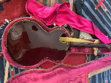 Limited Edition Gibson Guitar - Photo 2