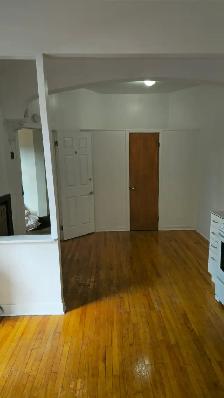 Beautiful studio for rent in iconic building in the Plateau! - Photo 3