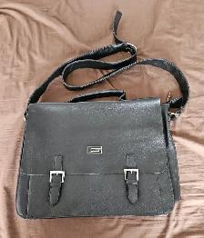 GUCCI LEATHER BAG (BLACK) - Photo 2