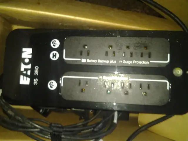 Eaton 3S 350 UPS (Uninterruptible Power Supply  200  apc ups 1