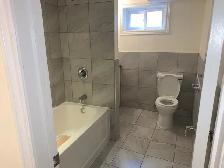 Bungalow for rent: DOWNSTAIRS/BASEMENT UNIT - Photo 5