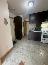 Métro Acadie 200M  2 ½  Tout Inclus 1095$