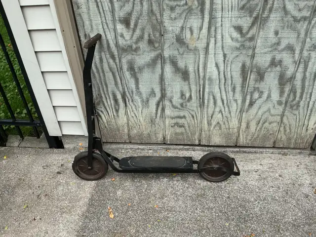 Antique 1940’s Childrens Scooter !