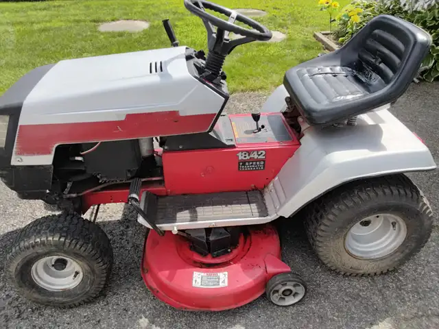 TRACTEUR.  MASTERCRAFT.    18X42