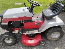 TRACTEUR.  MASTERCRAFT.    18X42