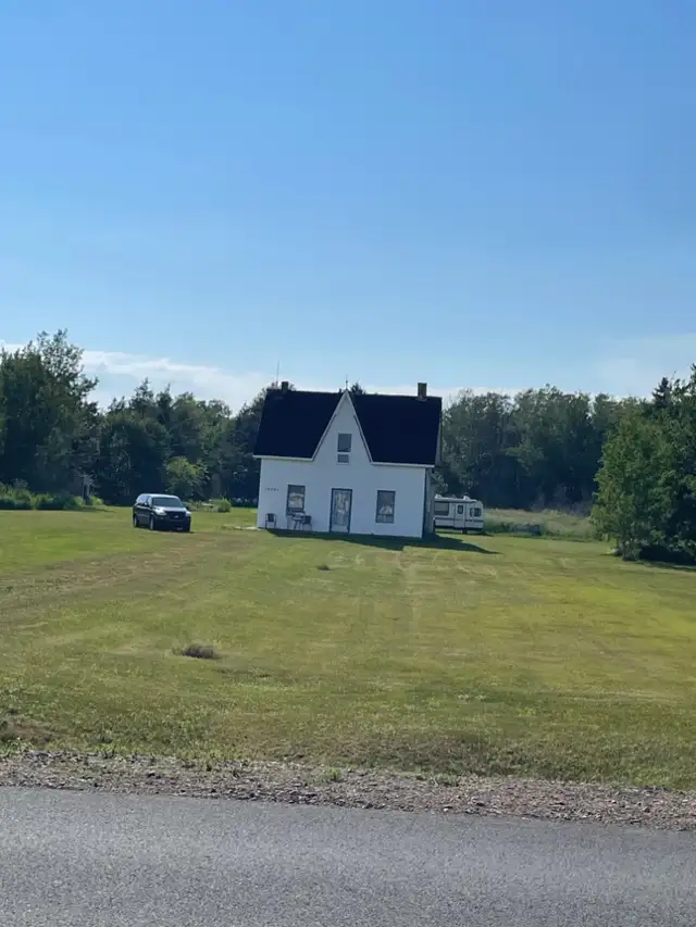 Île Miscou Centre - GRAND Terrain à vendre (maison incluse)