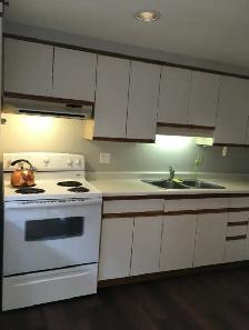 $600 Utilities Included - 1 Bdrm Available -Female Students Only - Photo 2