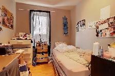 $600 Utilities Included - 1 Bdrm Available -Female Students Only - Photo 3