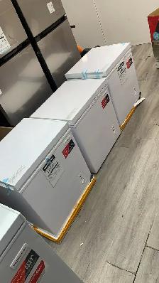 Chest Freezer - Frigidaire 2.1 Cu ft EFRF200 - White - New - Photo 4