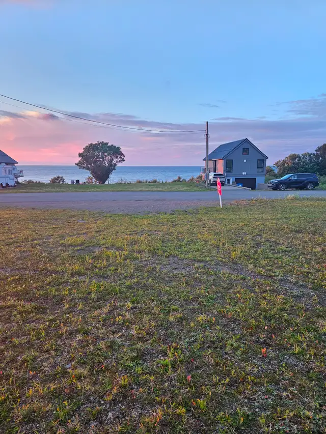Gaspesie  Terrain a  Vendre Vue sur Fleuve