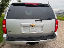2011 Chevrolet Suburban LT - 7 PASSENGER - LEATHER / DVD / CAMER - Photo 3