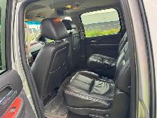 2011 Chevrolet Suburban LT - 7 PASSENGER - LEATHER / DVD / CAMER - Photo 10