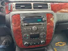 2011 Chevrolet Suburban LT - 7 PASSENGER - LEATHER / DVD / CAMER - Photo 14
