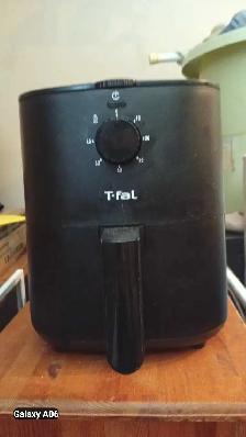 T-FAL AIR FRYER: $40 (NEW CONDITIIN- used maybe 5 times) - Photo 2