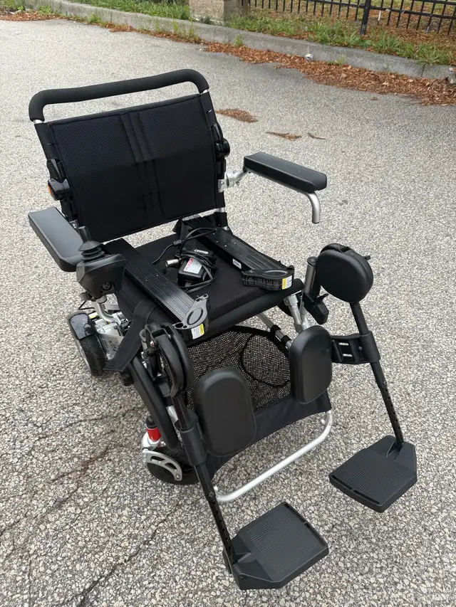 EZEE Life Foldable Electric Wheelchair NEW