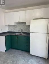 3-bedroom Main Floor Apartments - Photo 2