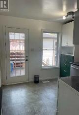 3-bedroom Main Floor Apartments - Photo 3