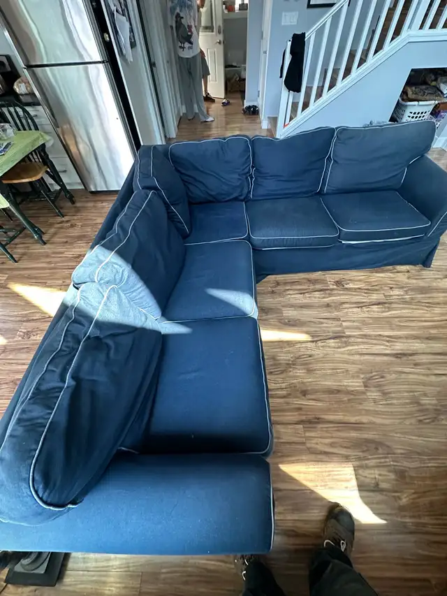 free sectional couch / pick-up only